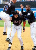 New York Mets Shinjo hits game-winning single